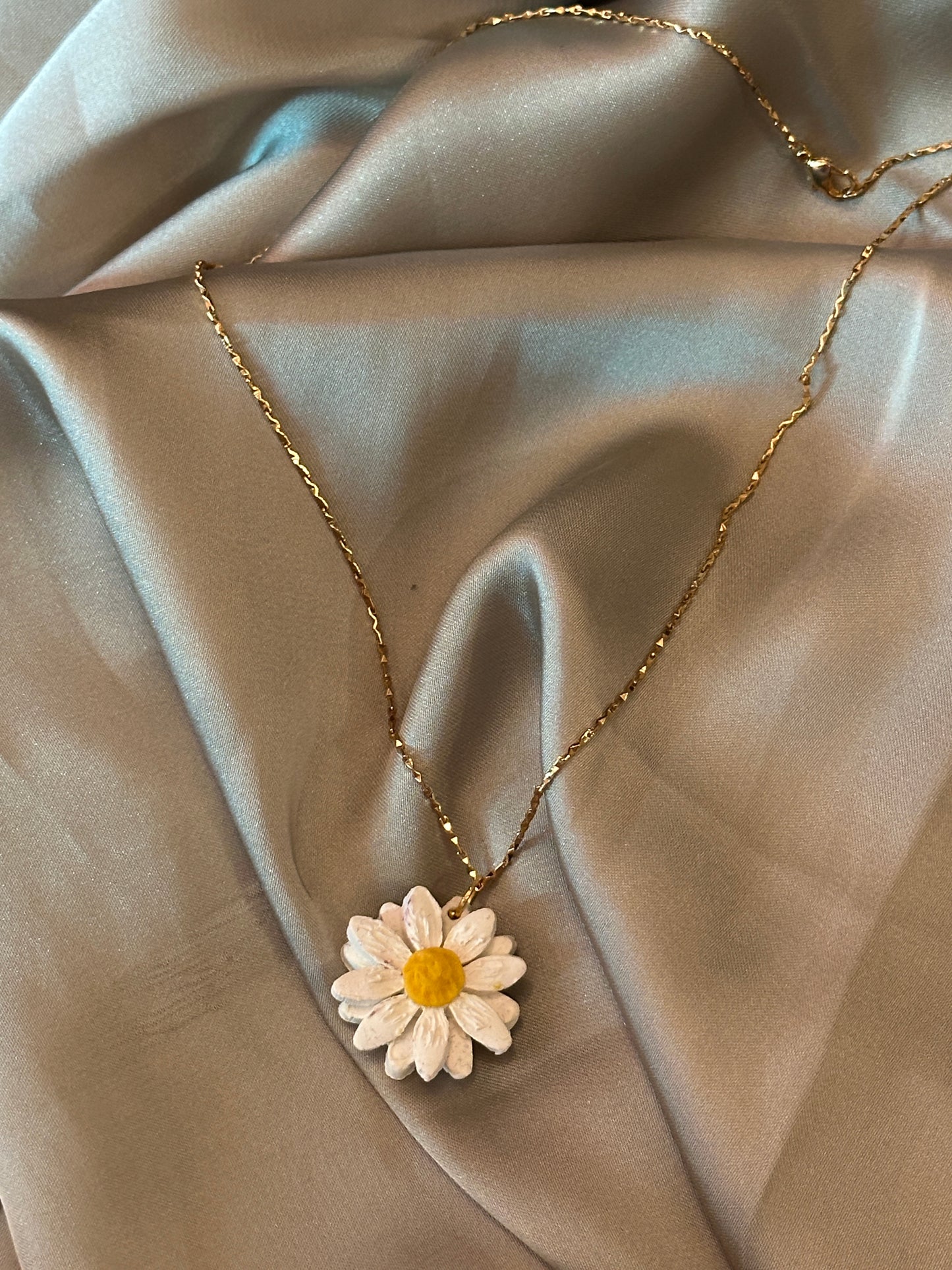 Daisy Charm Necklace