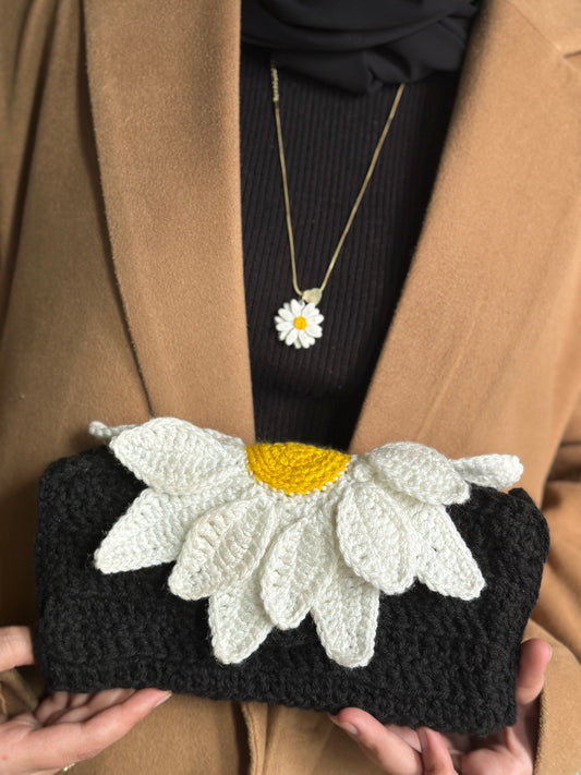 Daisy Clutch